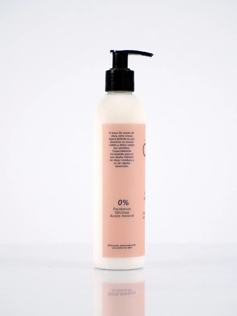 Crema hidratante de Almendras Avena & Miel - ÖZÜ Cosmética